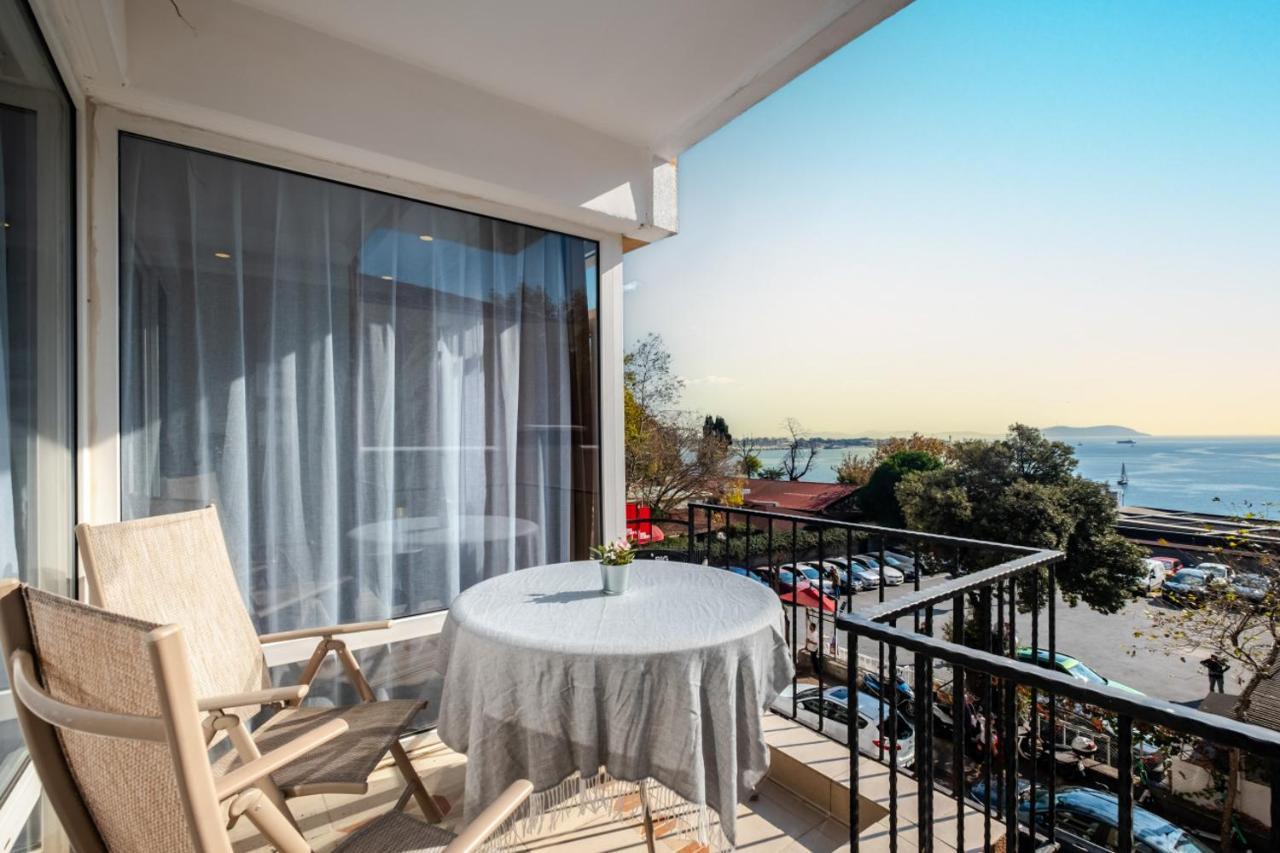Chic Flat With Balcony Near Moda Shore Стамбул Екстер'єр фото